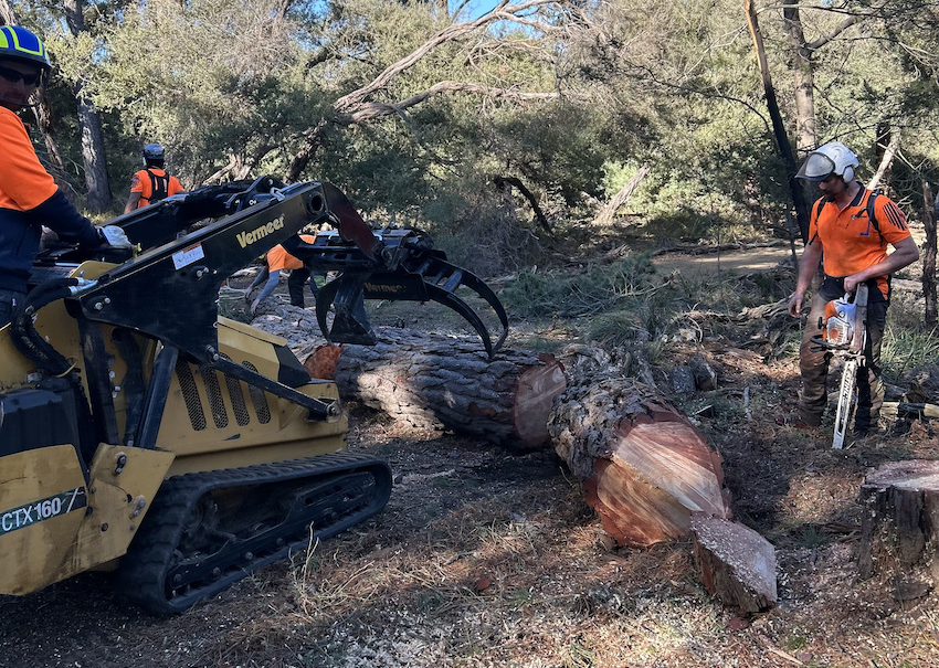 Protect your property this bushfire season. Learn crucial vegetation block-clearing strategies and expert tips to reduce fire hazards and ensure peace of mind.